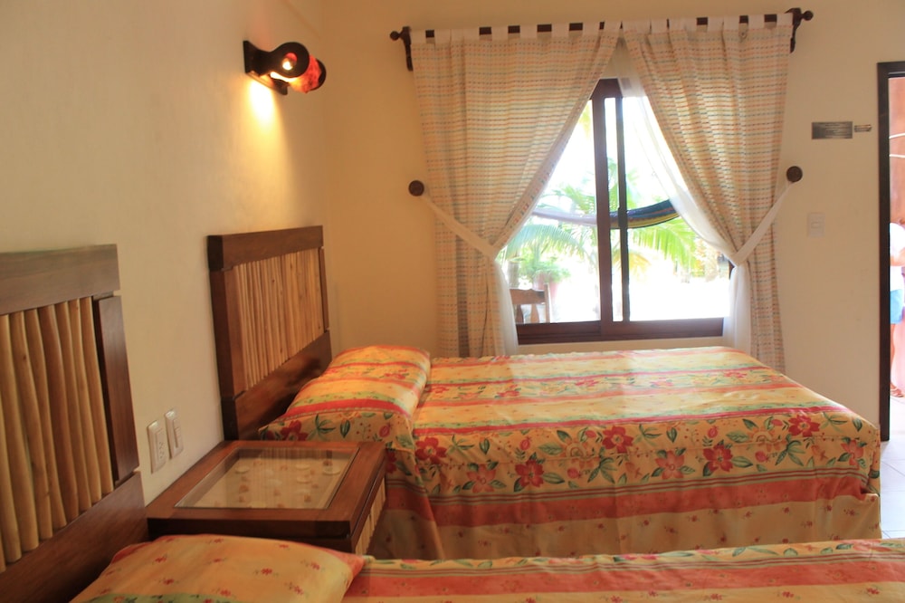 Standard Room, 2 Double Beds photo 2