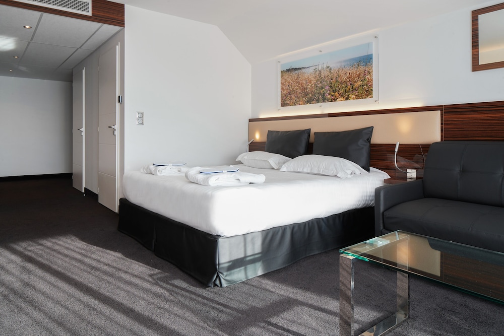 Privilege Suite - Photo 6