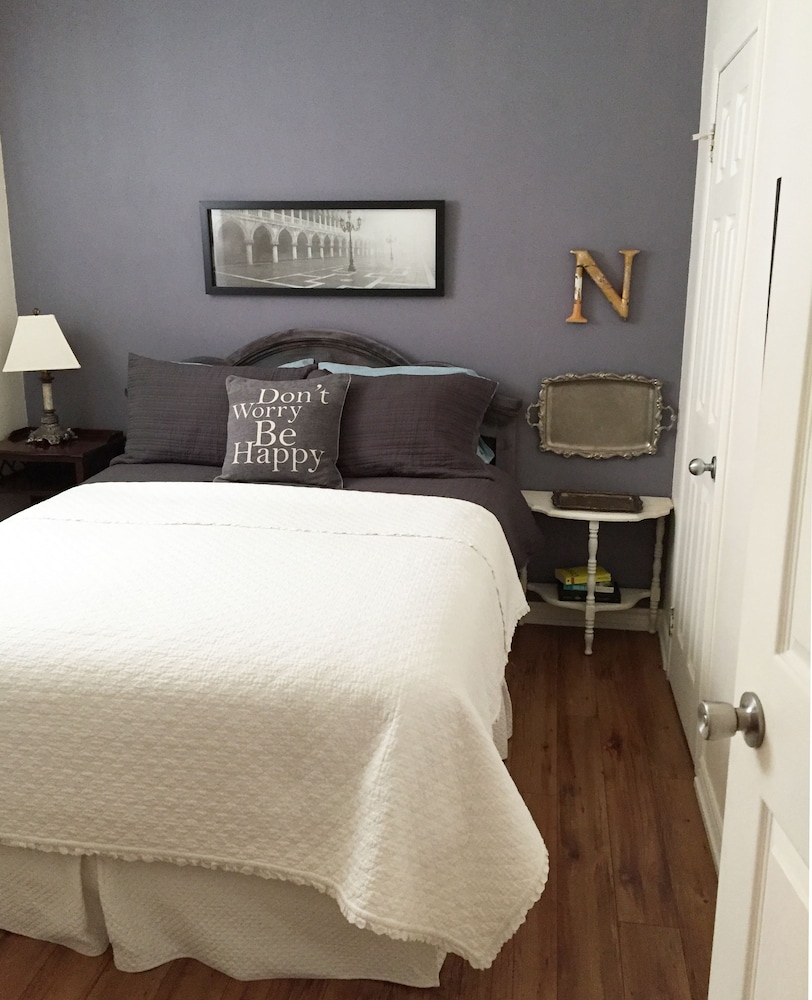 Stone Boutique Suites – River Stone Suite, 2 Bedroom Apartment photo 3