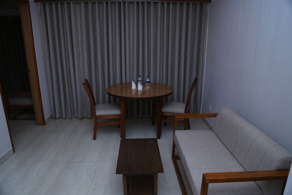 Standard Suite, Multiple Beds, Non Smoking, River View photo 2