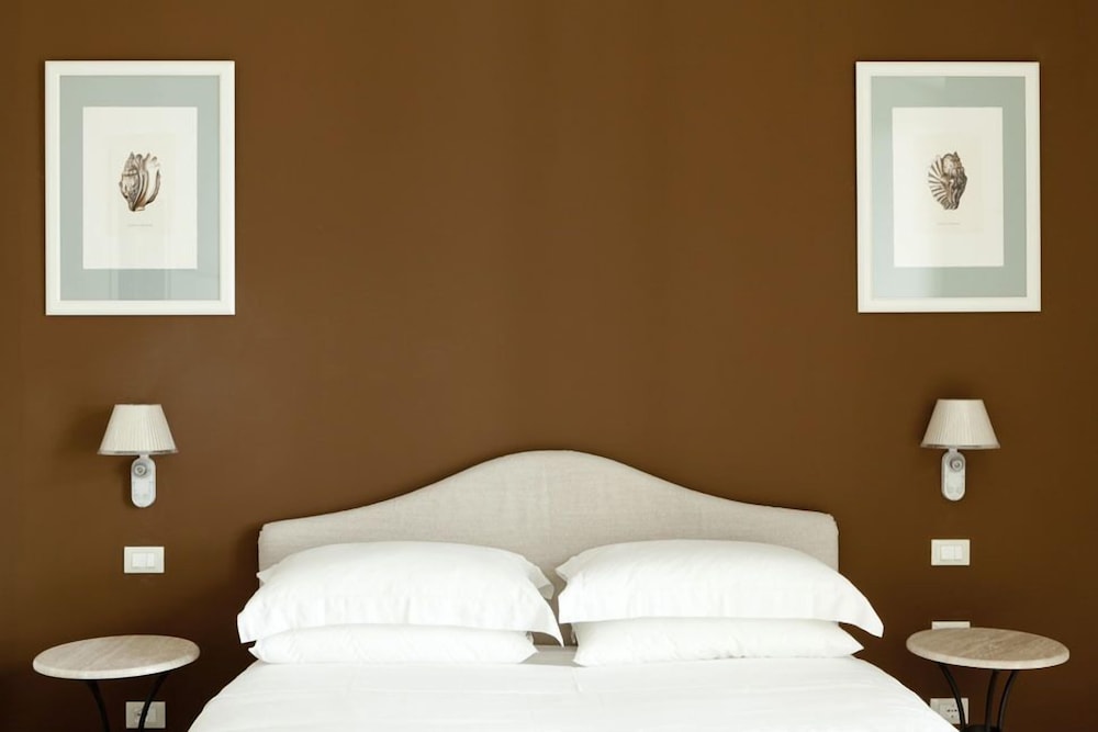 Double Room - Photo 5