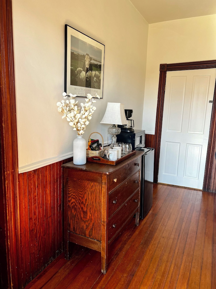 Junior Suite, 2 Bedrooms, Partial Ocean View
