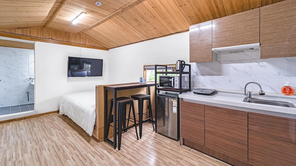 Basic Room, 1 Bedroom (couple3) - Photo 3