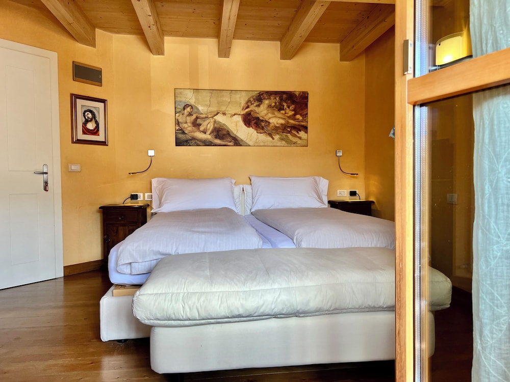Apartment, 3 Bedrooms, Balcony photo 2
