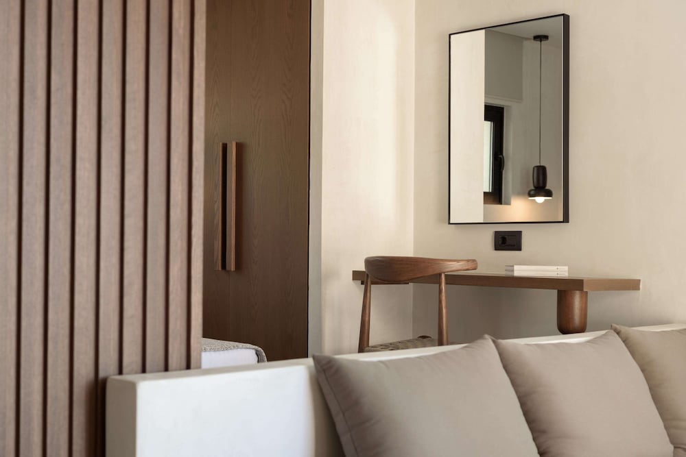 Superior One Bedroom with Sliding Door Sea View - Photo 6