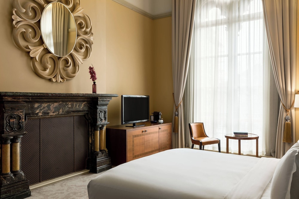 Junior Suite, 1 King Bed, Non Smoking