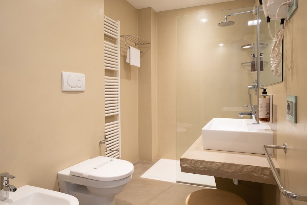 Suite with Hot Tub and Terrace - Photo 6