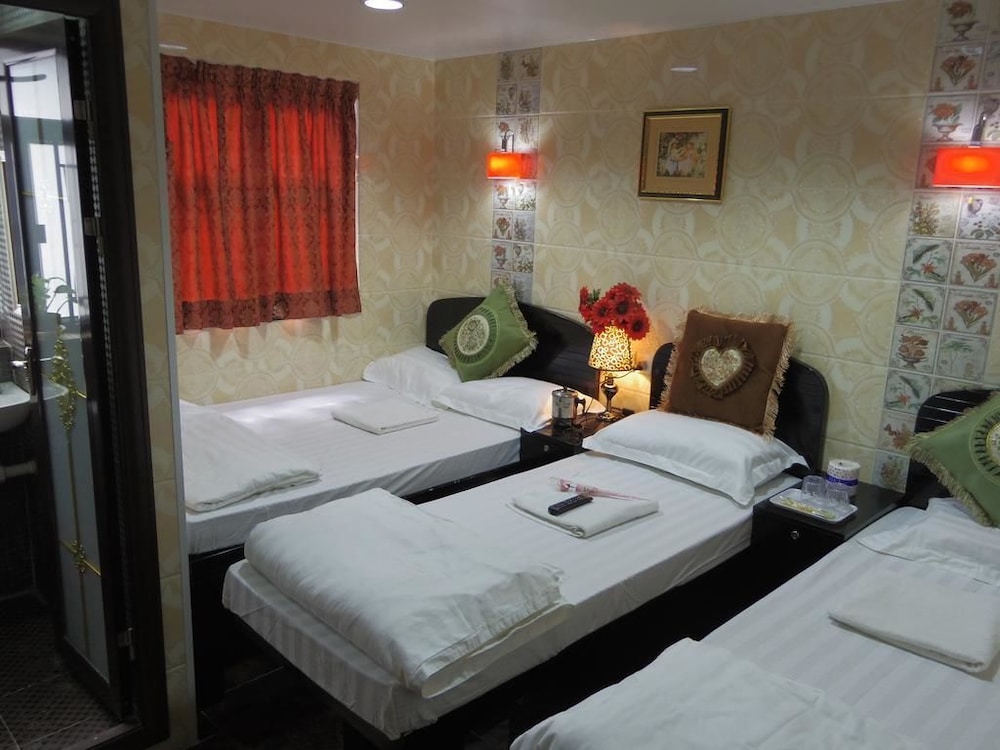 Triple Room, 3 Twin Beds photo 2