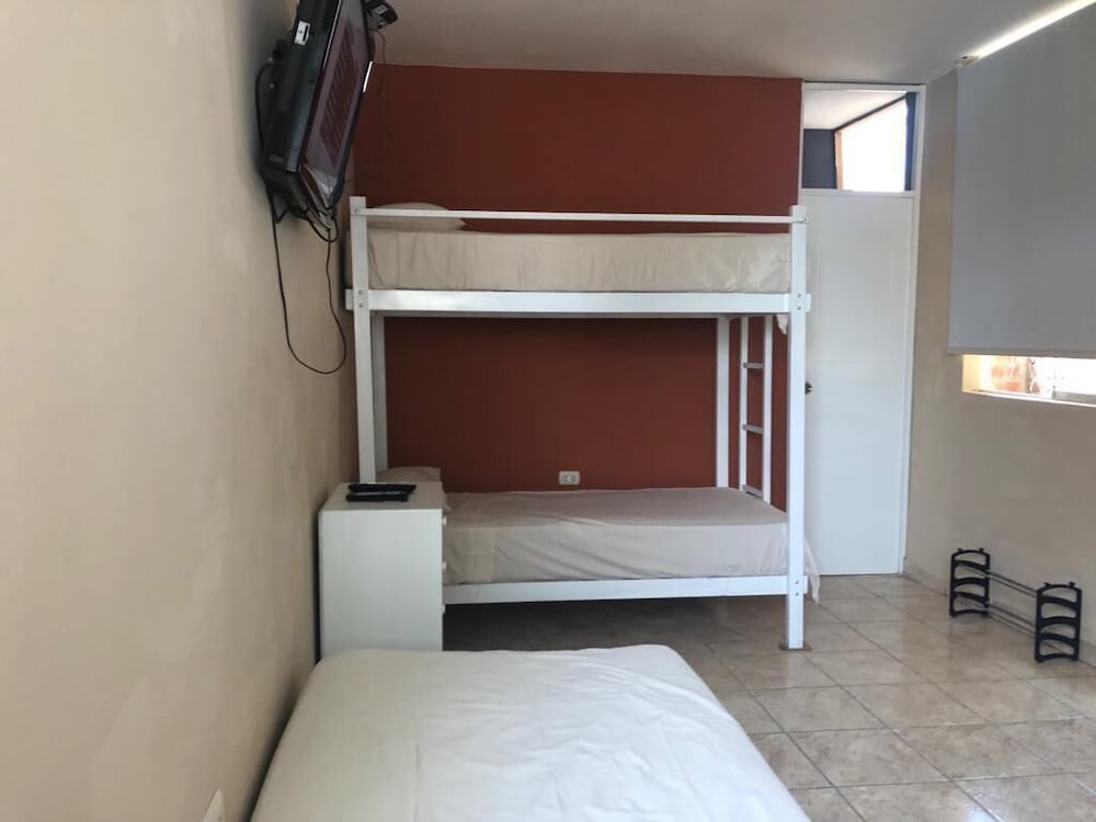 Room, Multiple Beds, Private Bathroom (Five Beds) photo 1