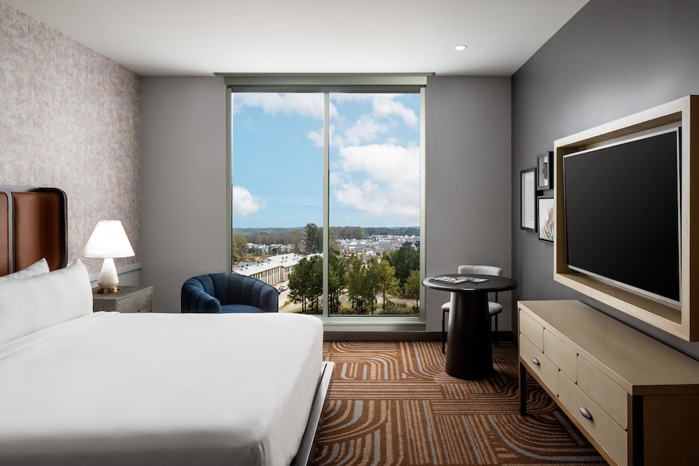 Room, 2 Queen Beds (Mobility Accessible, Roll-In Shower)