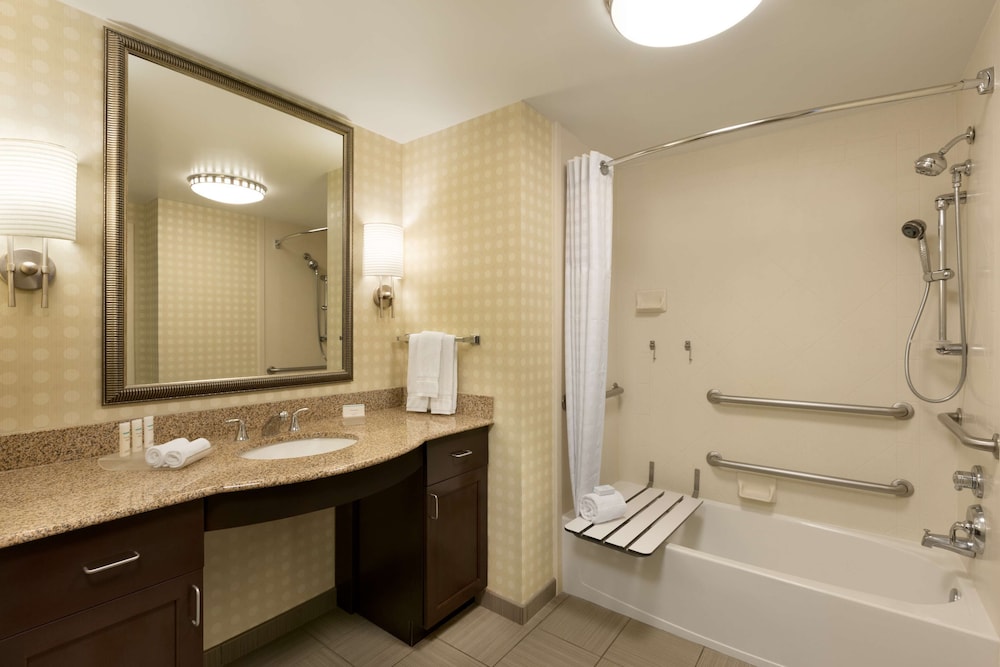 Suite, Accessible, Non Smoking - Photo 8