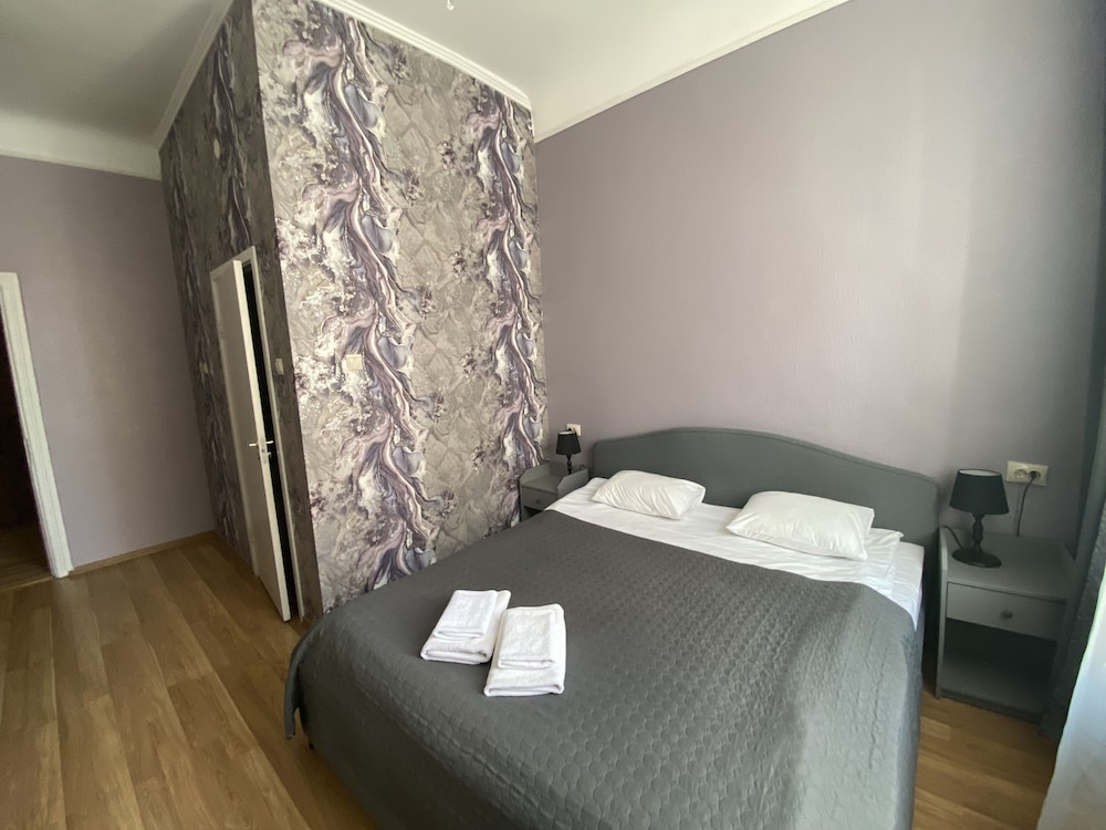 Double Room - Photo 12