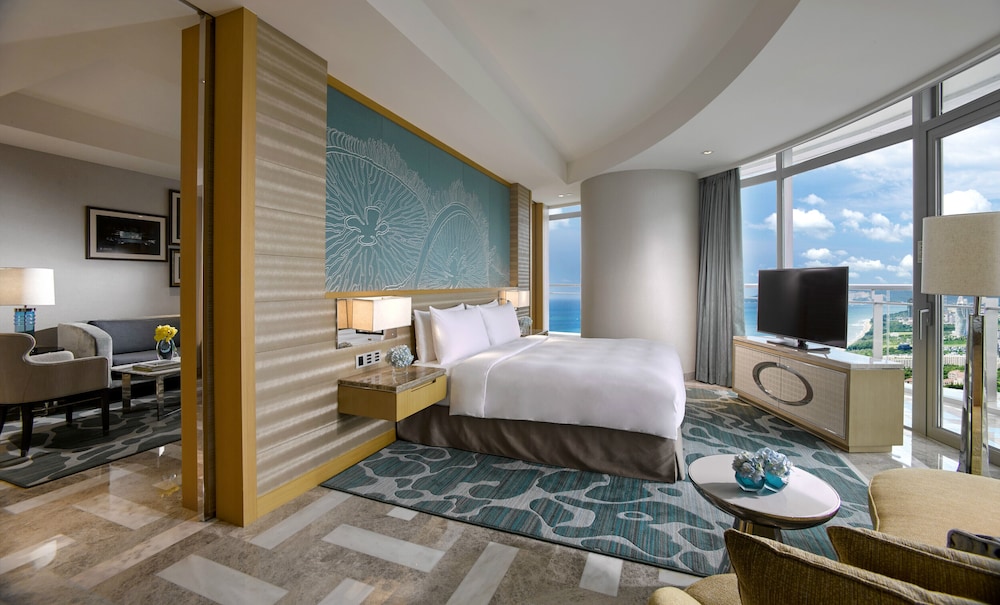 Deluxe suite (unlimited entry to water park & aquarium, Imperial club benefit)