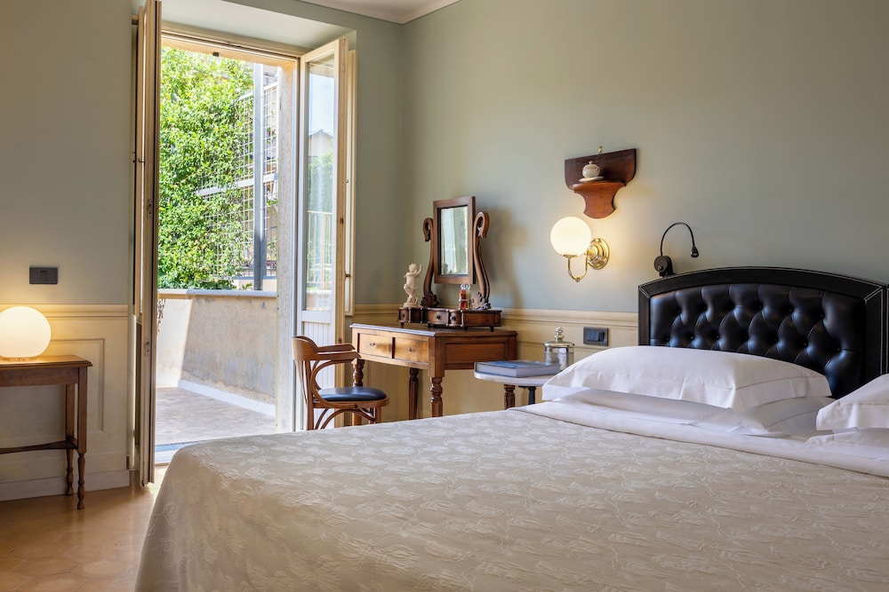 Superior Triple Room, Terrace - Photo 1
