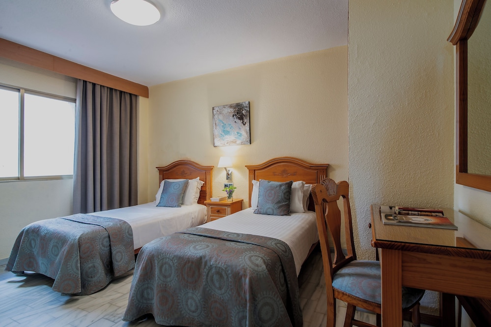 Comfort Apartment, 2 Bedrooms, Terrace, Beach View