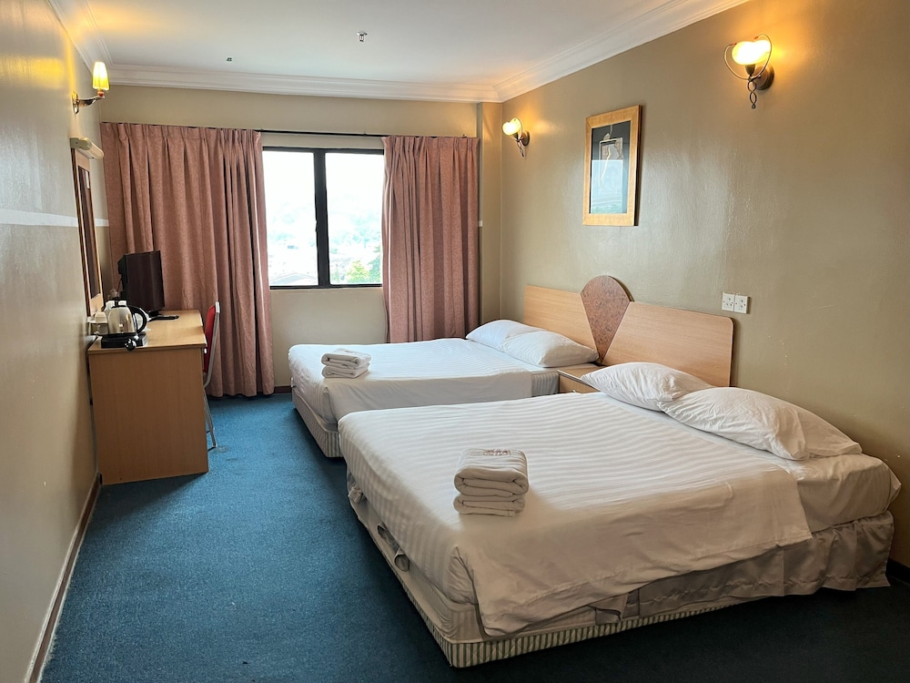 Superior Quadruple Room, 1 Bedroom, City View photo 1