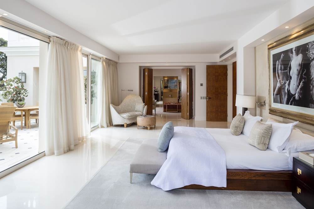 Suite, Sea View