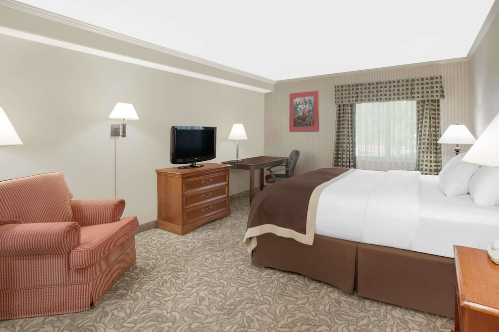 Efficiency, Room, 1 Queen Bed, Non Smoking - Photo 2