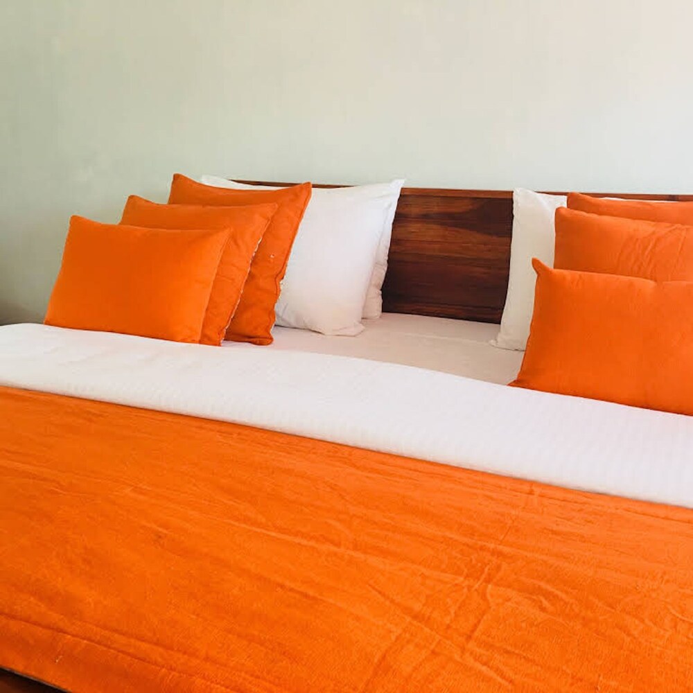 Family Room, 2 Queen Beds, Non Smoking, Mountain View photo 3