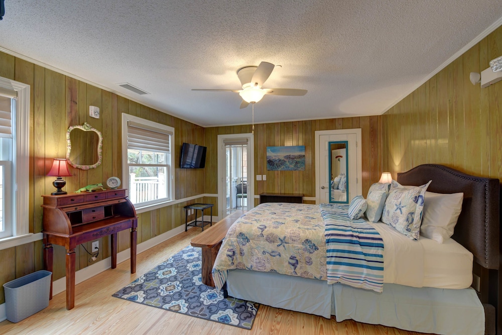 Basic Room, Private Bathroom (Frog Hollow)