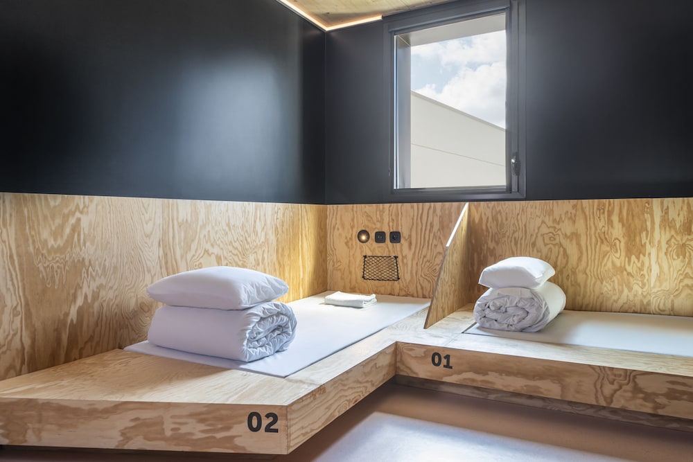 Twin Ensuite Bedroom - Wheelchair access - Photo 5