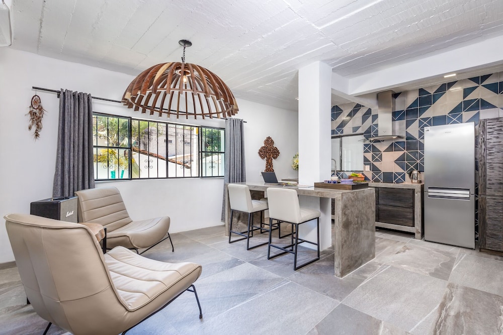 Cuale Condos 1 Bedroom #101 Romantic Zone