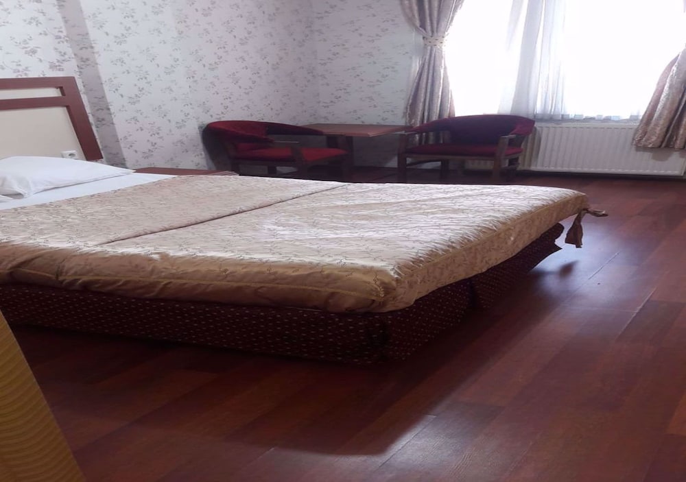 Economy Double Room photo 3