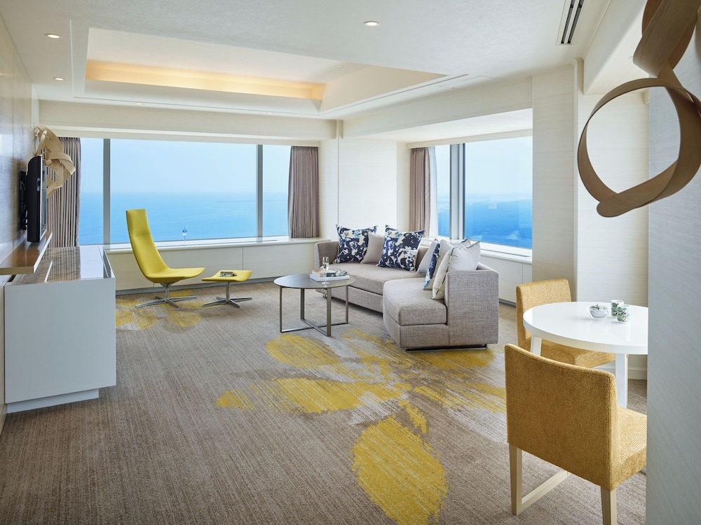Panoramic Suite, Non Smoking (Club Floor,Grand view bath) photo 2