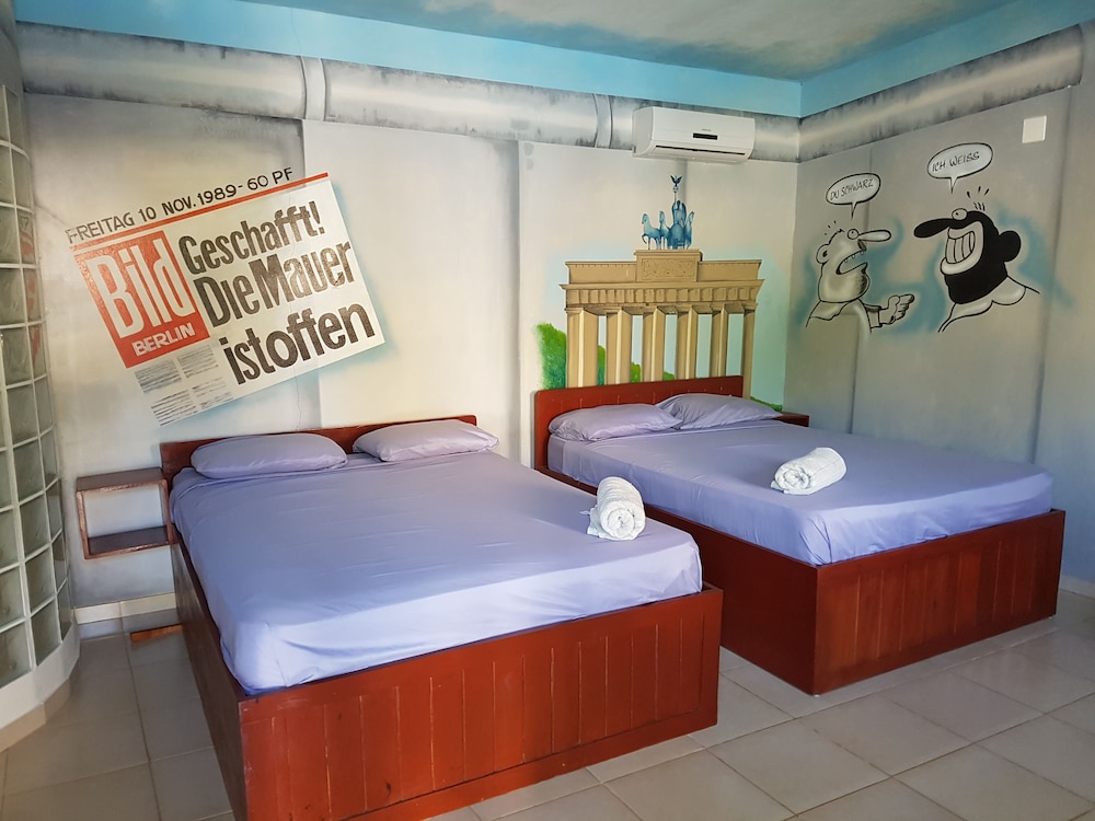 Room, 2 Queen Beds photo 2