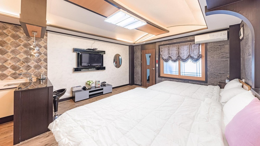 Basic Room, 1 Bedroom (pensyeonhyeonggeullaemping2(twin)) - Photo 16
