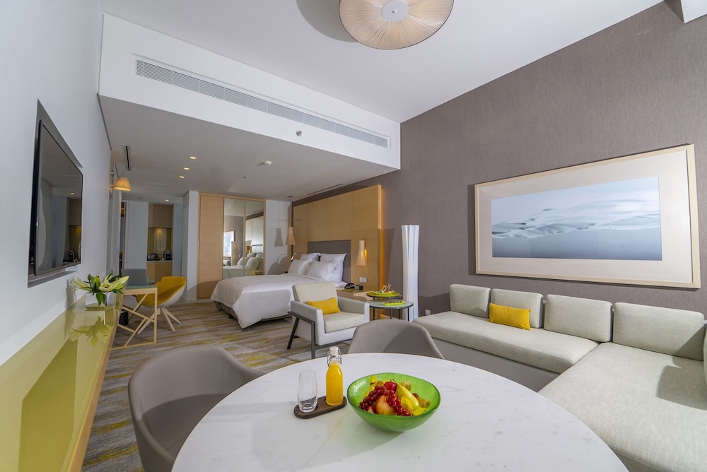 Suite, 1 Bedroom, Club Lounge Access - Photo 2