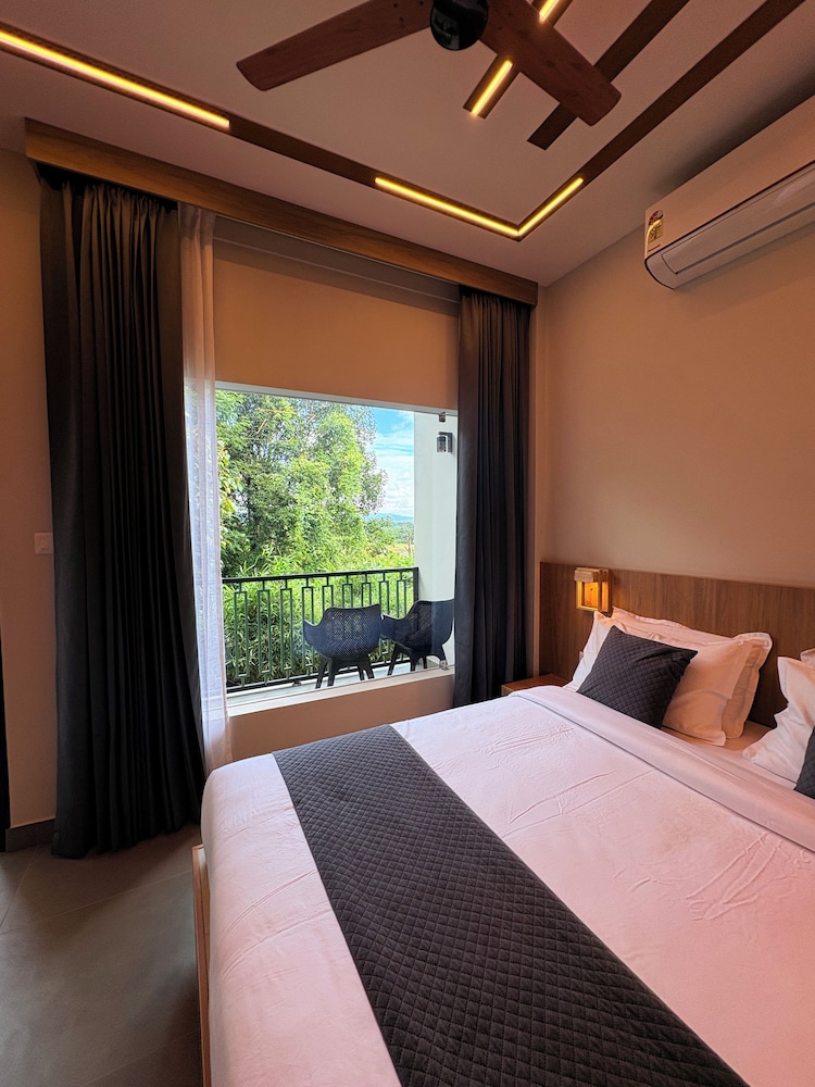 Deluxe Double Room, Balcony, Courtyard View photo 1