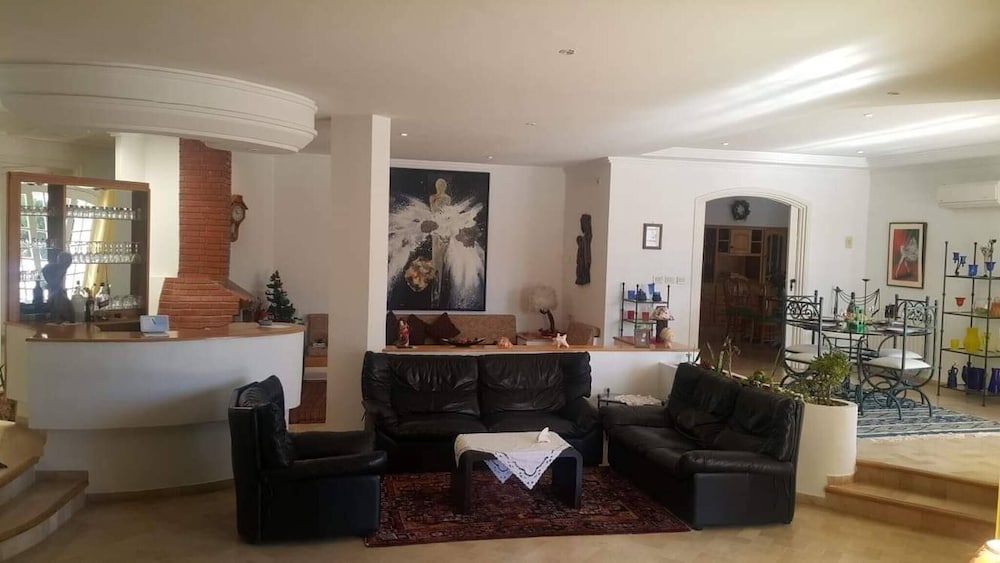 Villa, 4 Bedrooms, Accessible, Smoking photo 1