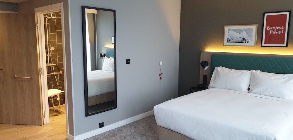 Room, 1 Queen Bed, Accessible - Photo 5