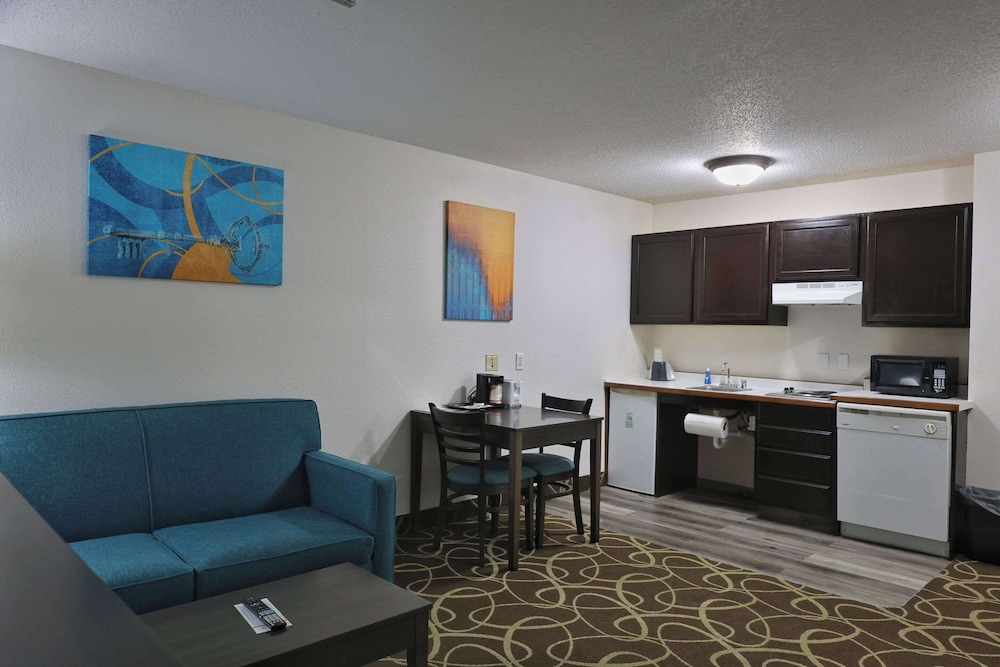 Suite, 1 King Bed with Sofa bed, Accessible, Non Smoking - Photo 10