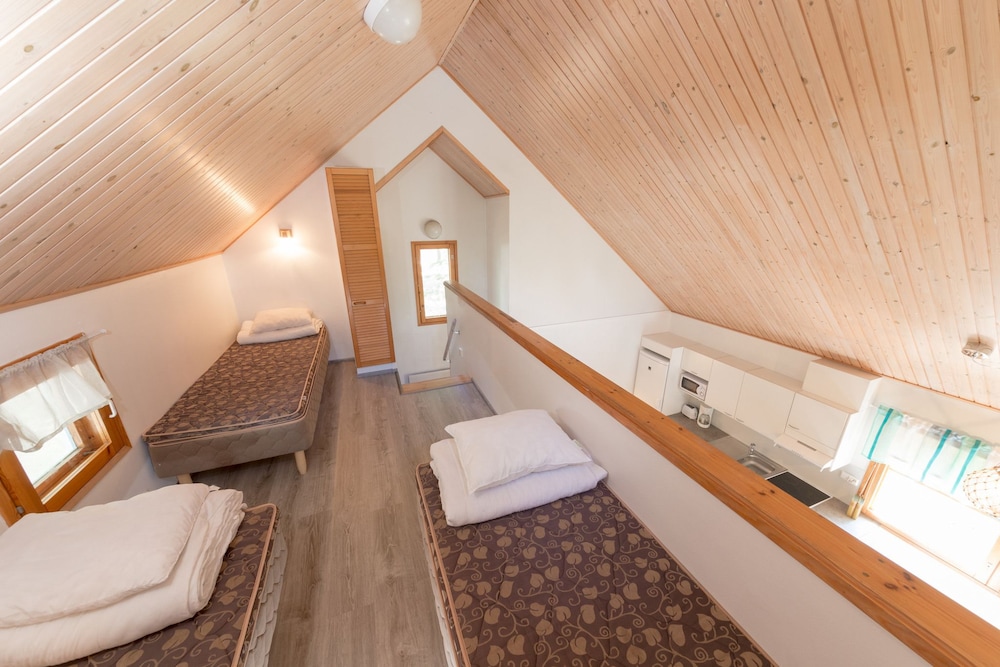 Cottage, multiple beds (5-6 Adults) - Photo 1