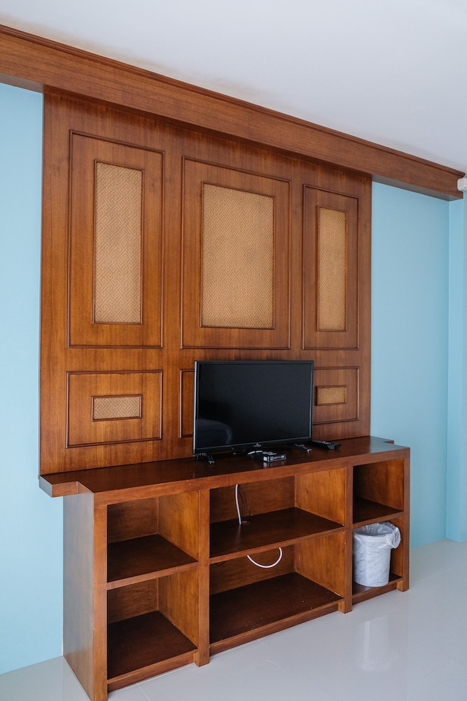 Basic Room, 1 King Bed, Non Smoking, Lanai - Photo 3