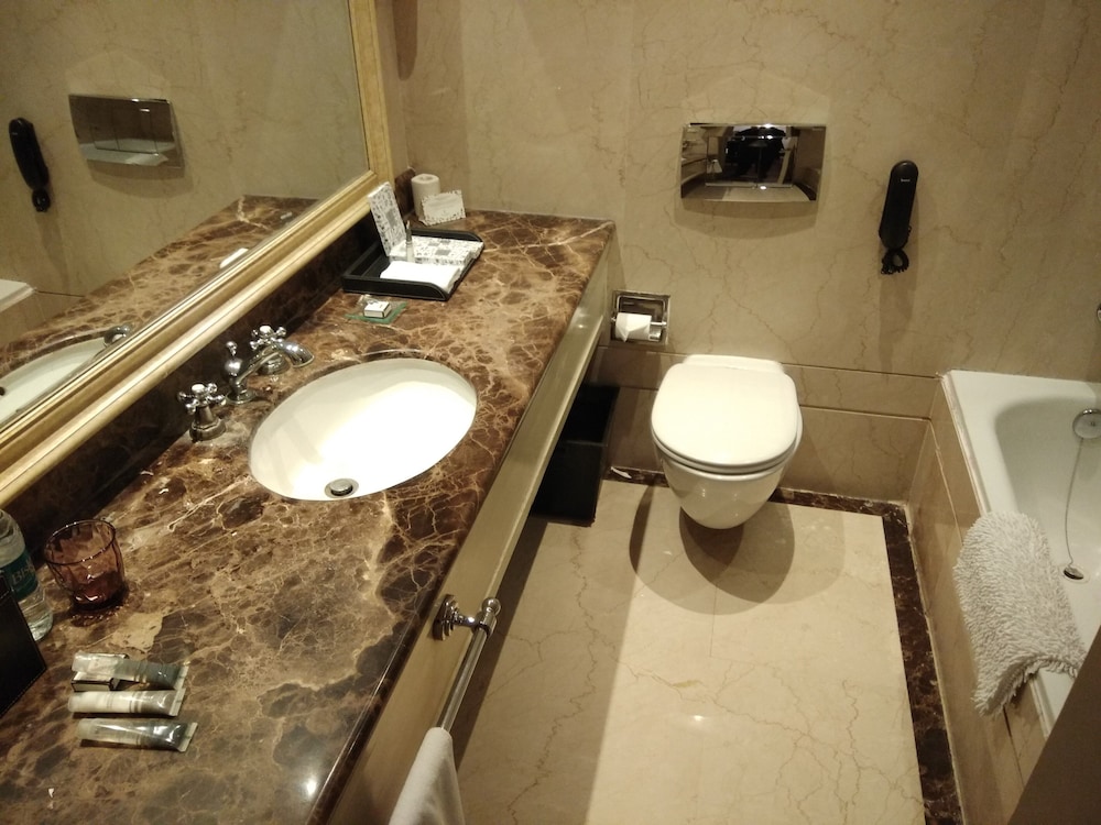 Room, Non Smoking, Balcony (Heritage) thumbnail 5