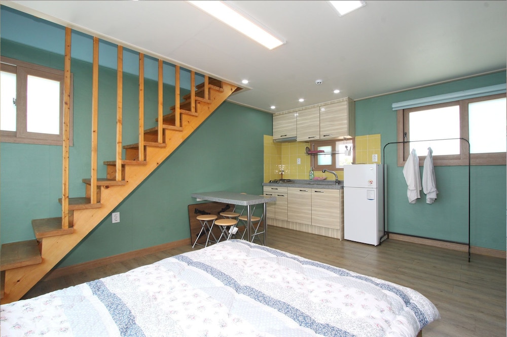 Family Room (201) photo 2
