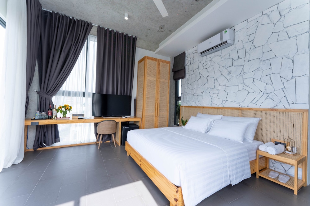 Deluxe Double Room, Balcony - Photo 2