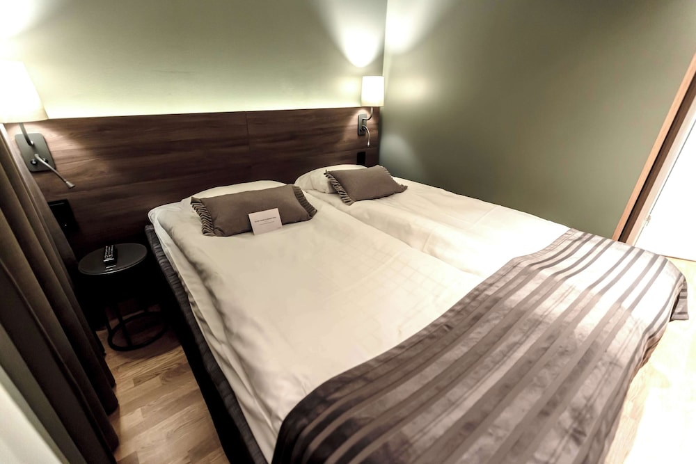 Double Room (No Window) photo 3