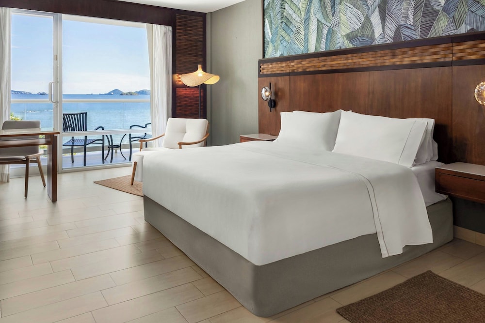 Premium Room, 1 King Bed, Balcony, Ocean View - Photo 1