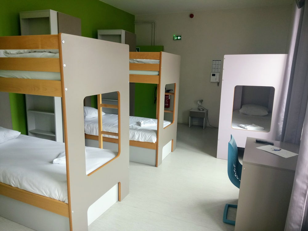 Room 6 persons photo 2