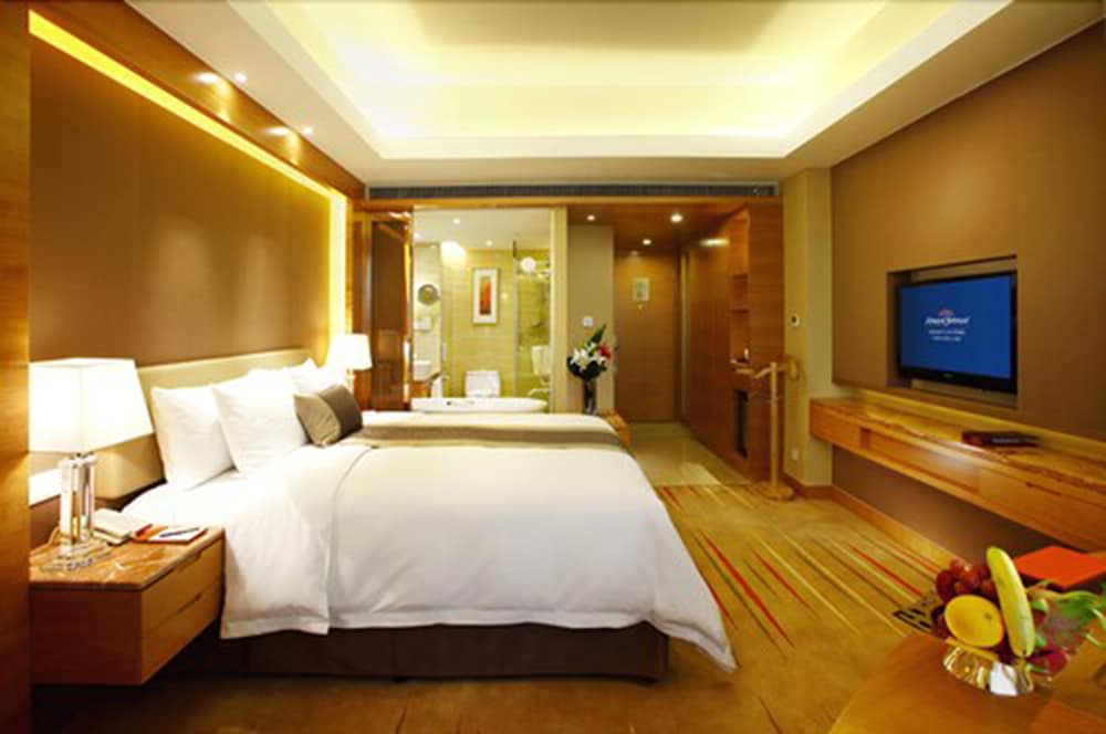 Superior Room, 1 King Bed, Smoking