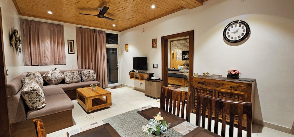 Oak Royal Suite (2BHK) - Photo 11