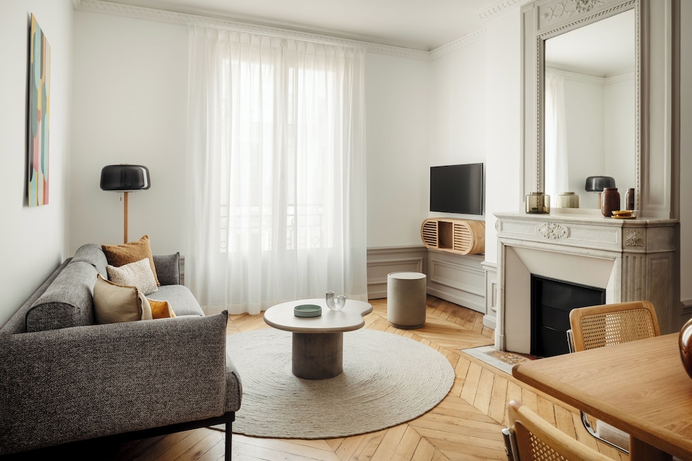 Deluxe Apartment