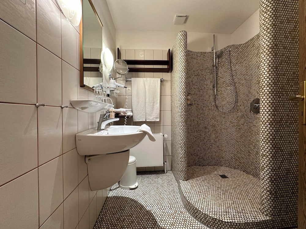 Comfort Room - Photo 4