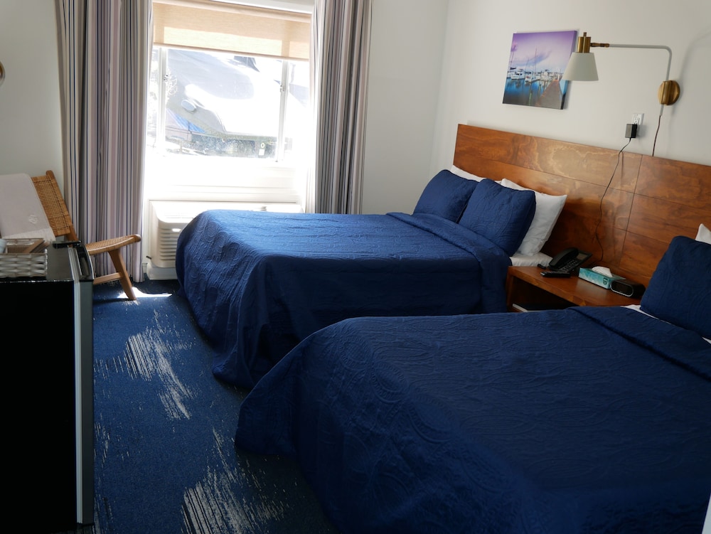 Standard Room, 2 Double Beds photo 3