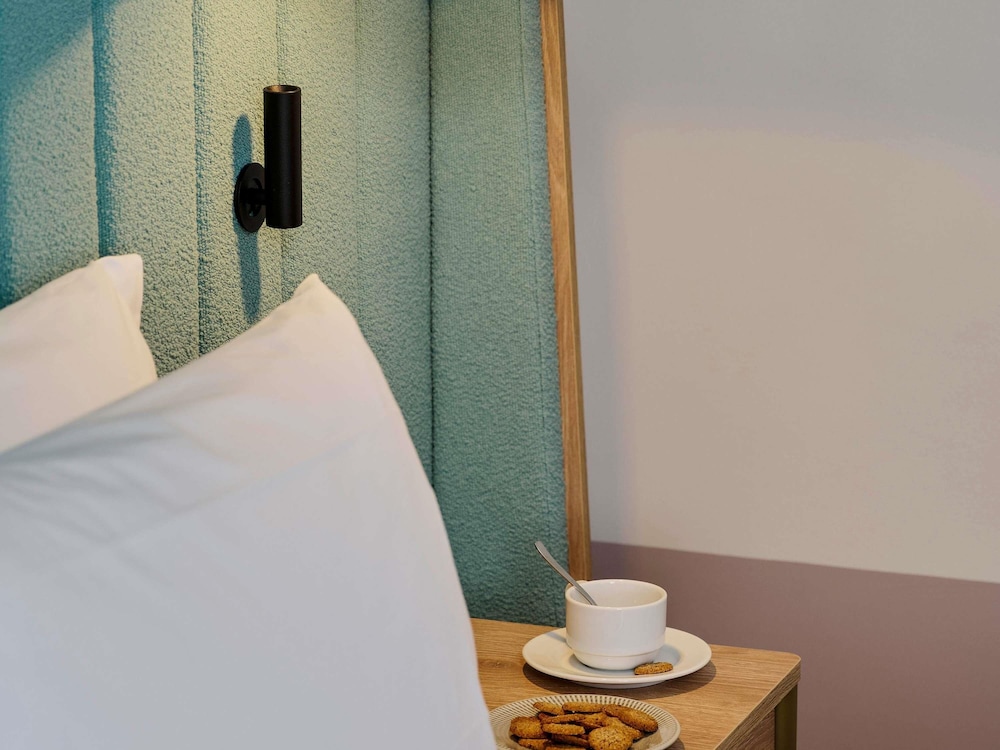 Deluxe Room, Multiple Beds - Photo 2