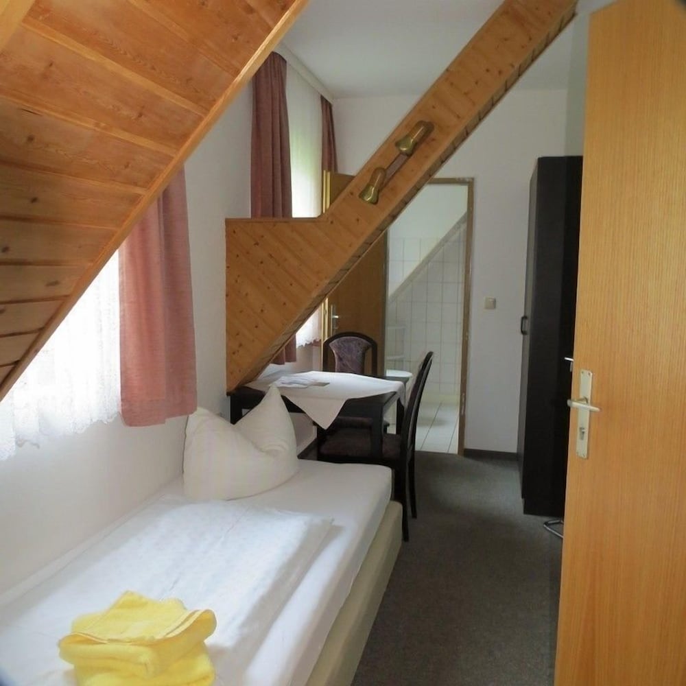 Single Room photo 1